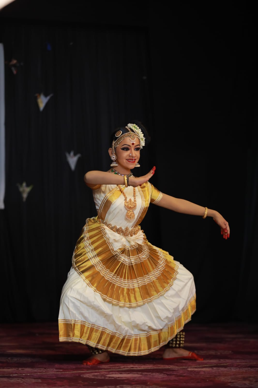 Mohiniyattam